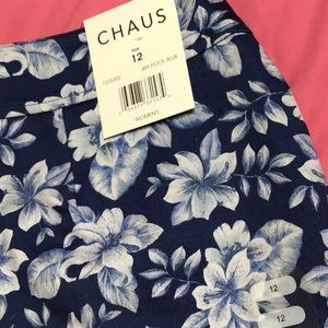 Chaus NWT Capris size 12